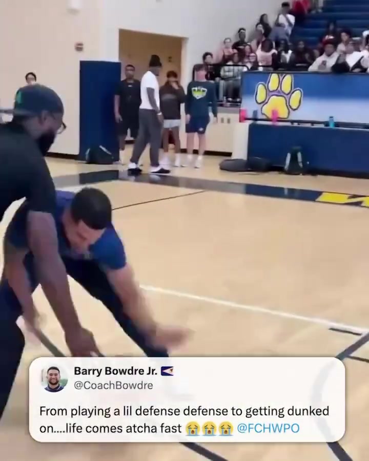 學(xué)生們爽了杰倫布朗隔扣副校長(zhǎng)引全場(chǎng)歡呼