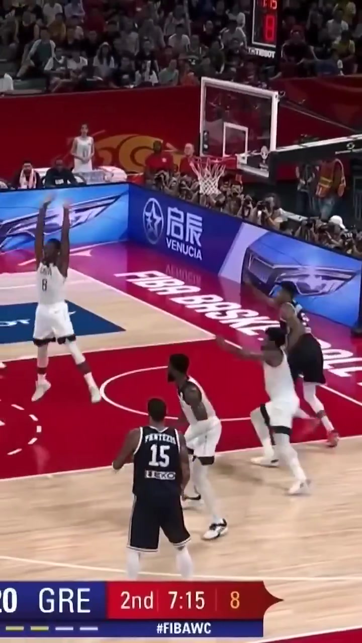 現(xiàn)在已經(jīng)適應FIBA了19年世界杯字母哥被斯瑪特防懵了