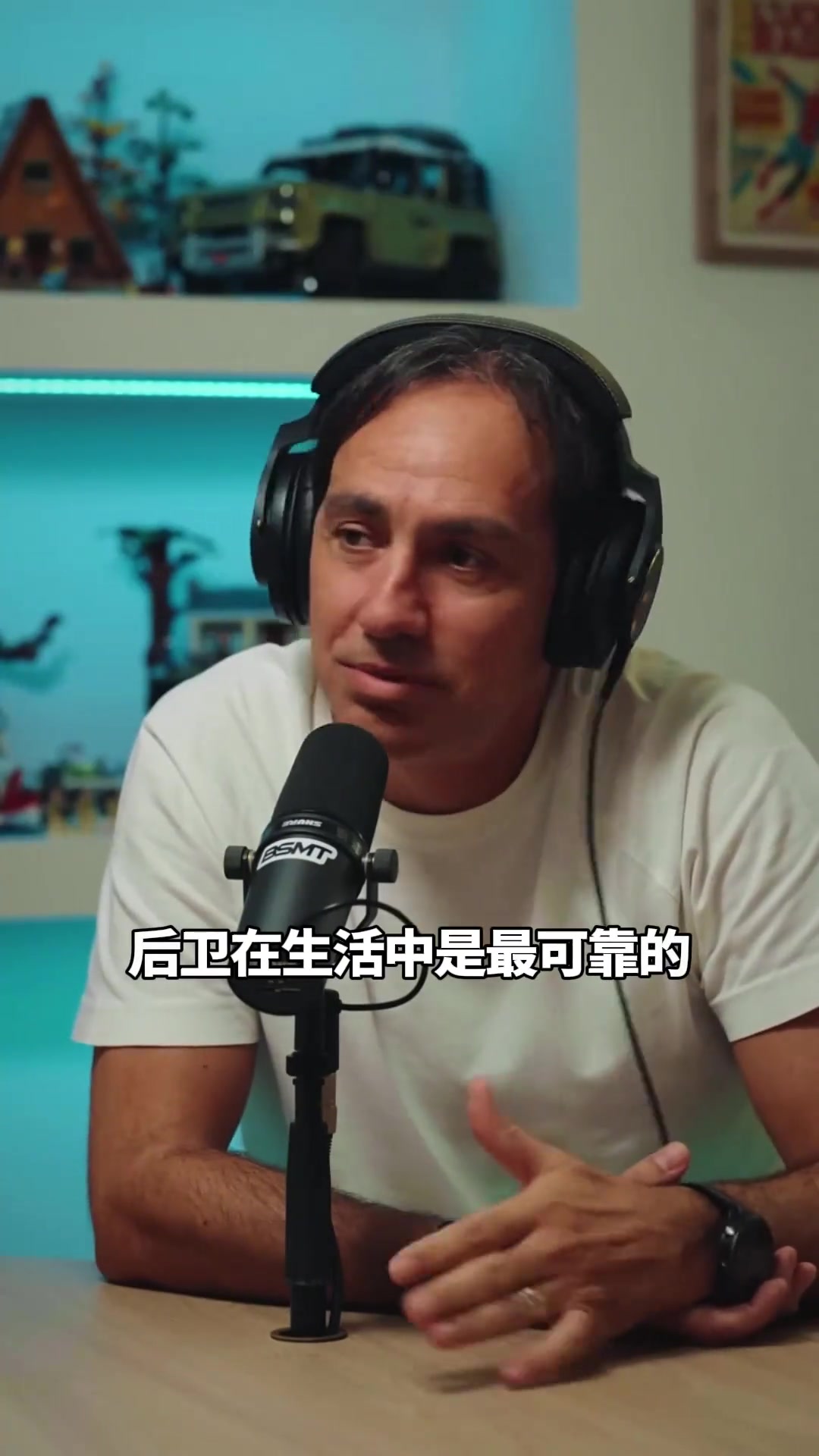 內(nèi)斯塔找男朋友得找后衛(wèi)雖然掙得沒(méi)前鋒多但你會(huì)很安心