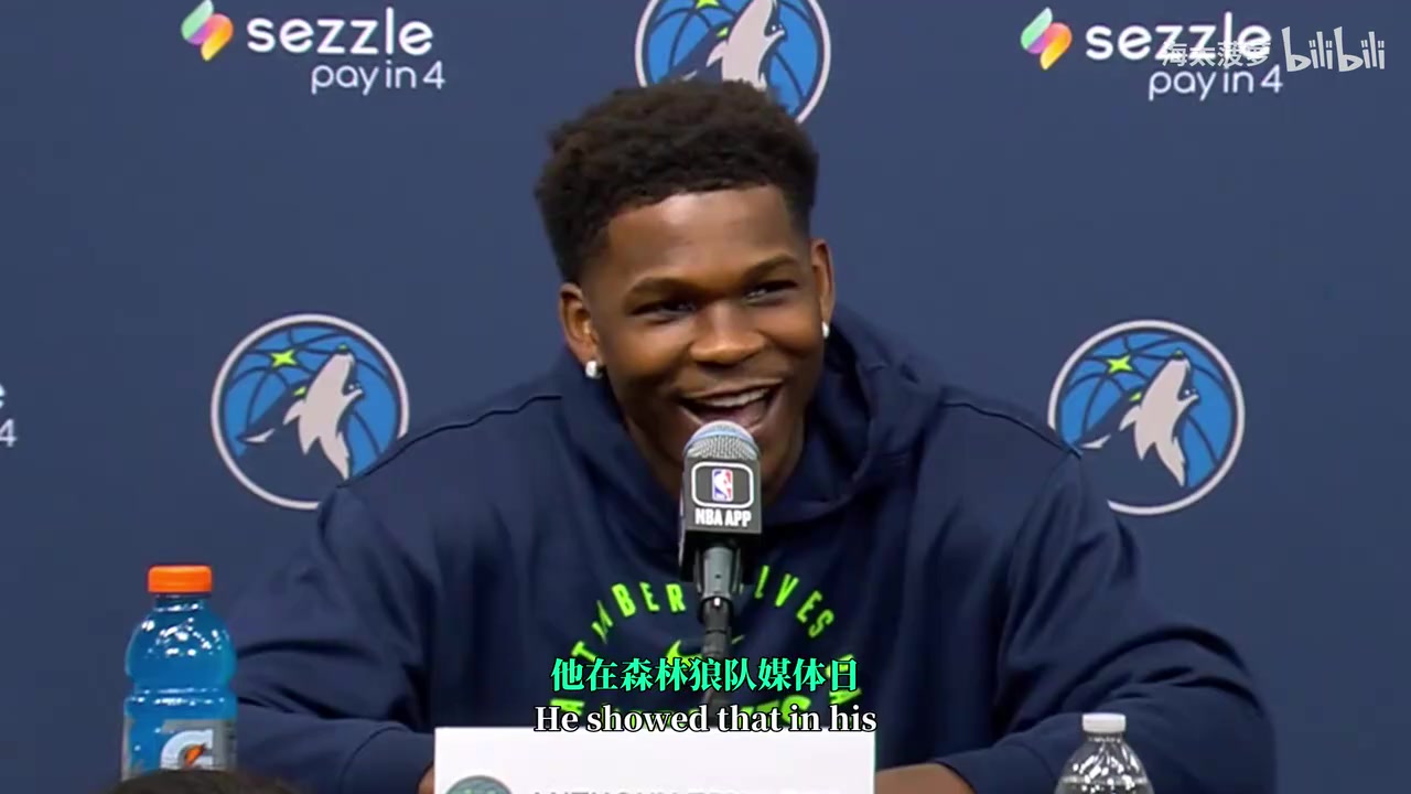 狼王的新賽季華子詼諧回應(yīng)記者問(wèn)題我想念范德彪和奧科吉