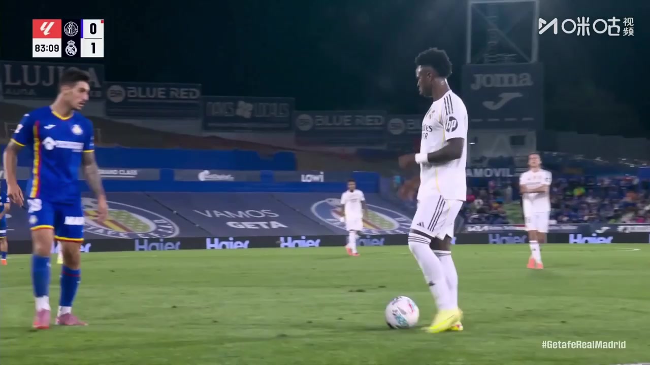 赫塔費再被罰下一人?？死锼狗诺咕S尼修斯兩黃變一紅被罰下