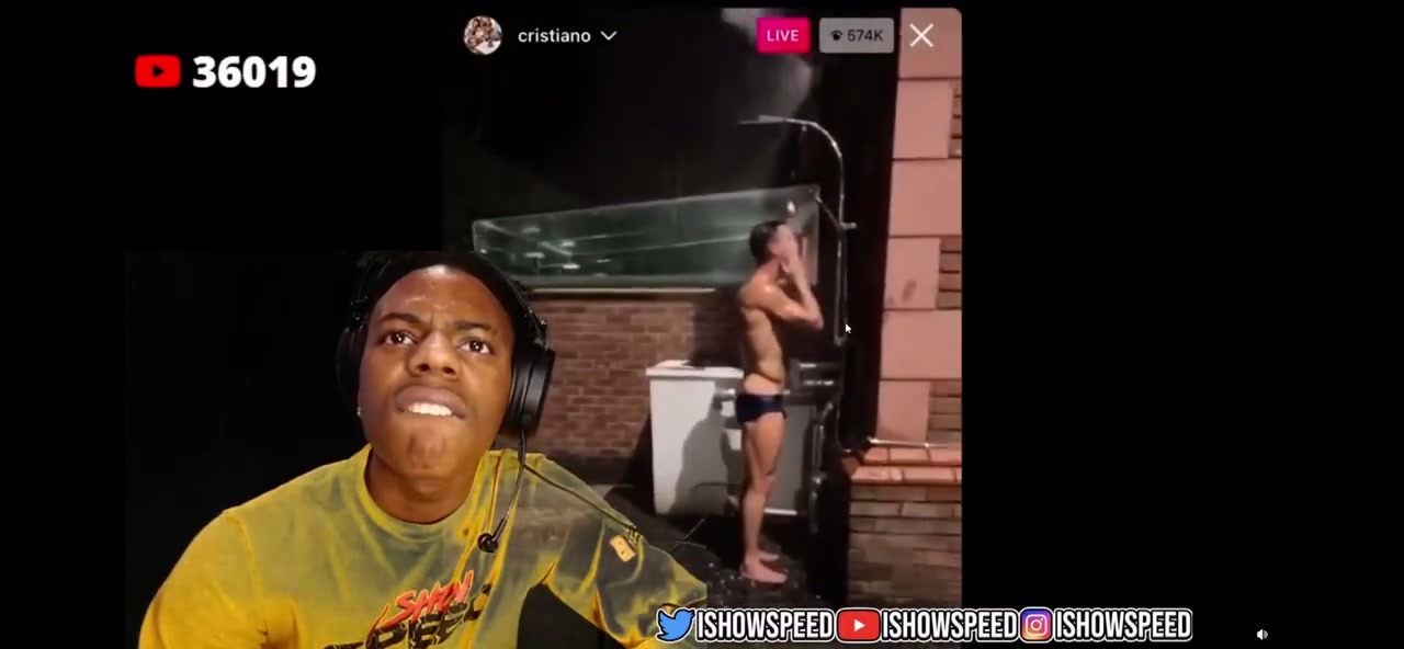 超級(jí)名場(chǎng)面甲亢哥直播看C羅直播洗澡并饑渴難耐